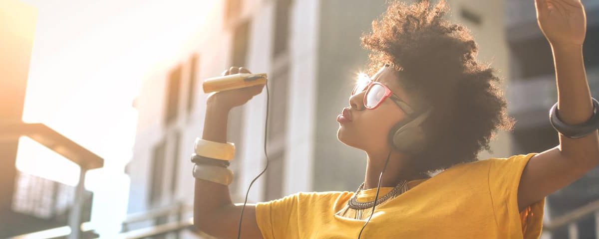 De magie van muziek – ontspannen, focussen en bewegen op ritme met playlists die je dag ondersteunen.