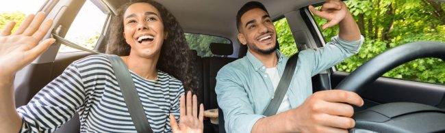 Ontspannen autorijden – rustige ademhaling, losse schouders en korte wandelpauzes voor stressvrij rijden.