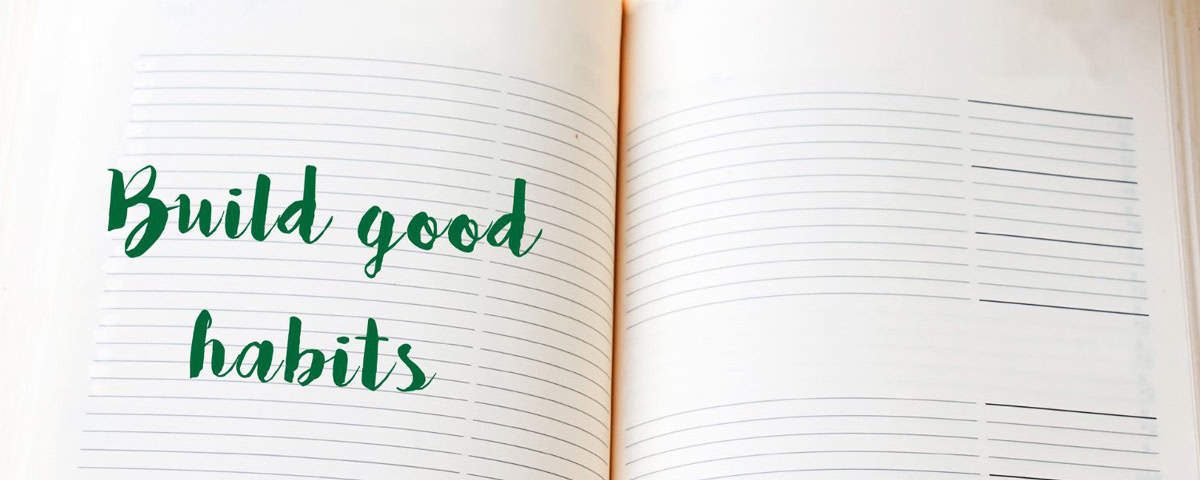 Illustratie van de kracht van ritme: zonsopgang, eetmomenten en rustmomenten in balans.