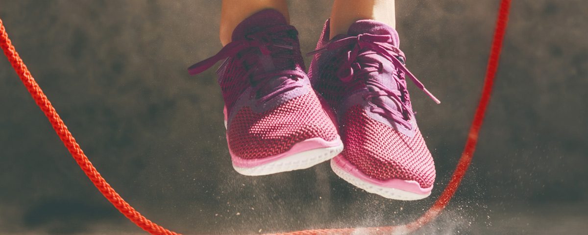 Illustratie van de longevity-workout: een korte, krachtige training gericht op uithoudingsvermogen, spierkracht, explosiviteit en ademherstel