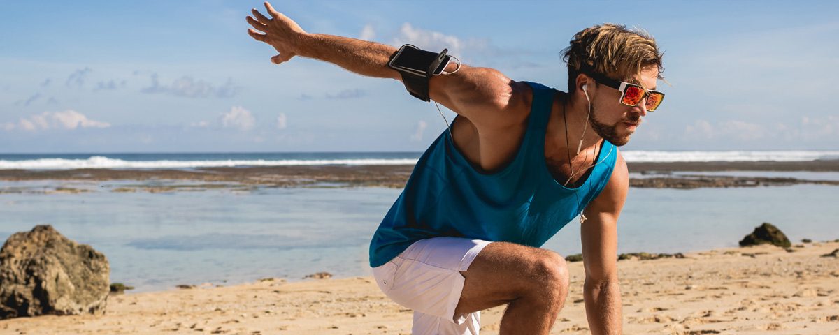 Illustratie van spiermassa als motor voor vetverbranding, met iconen van wandelen en gewicht.